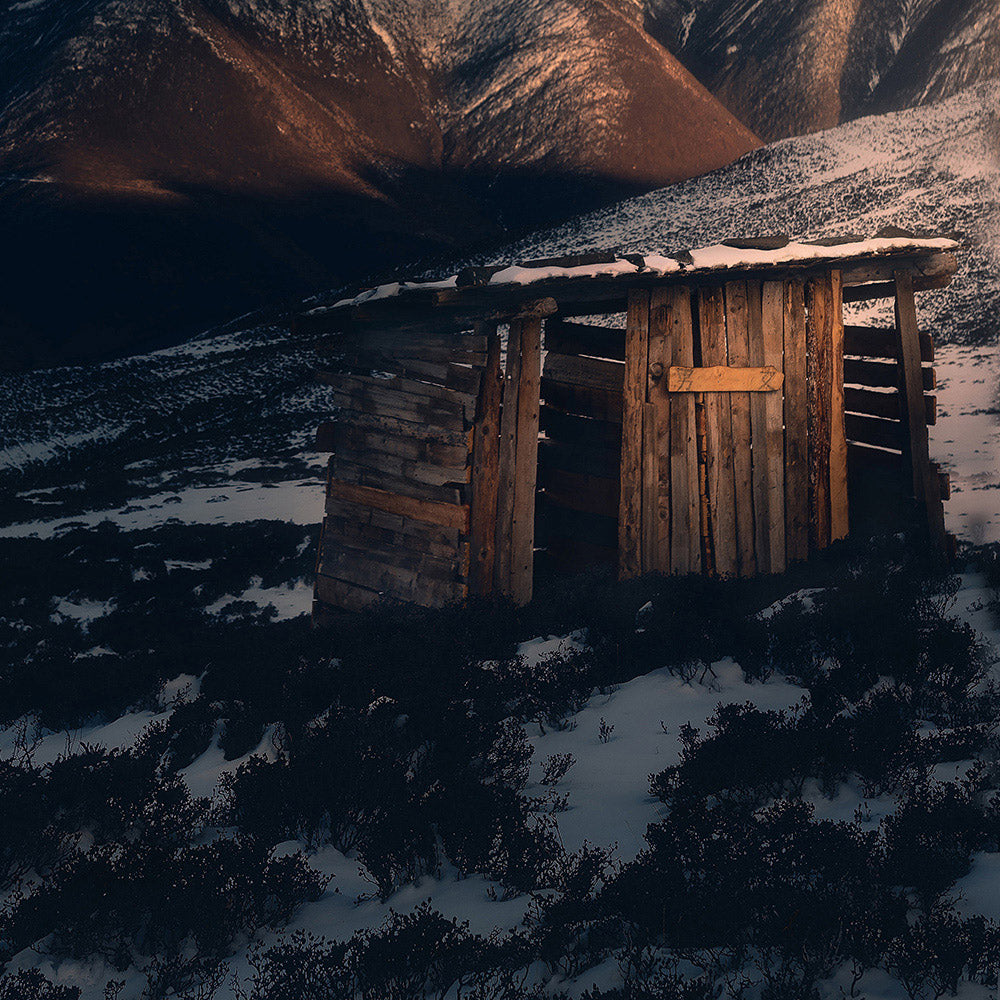 Cottage beside Snow Mountain-Wuchao Du